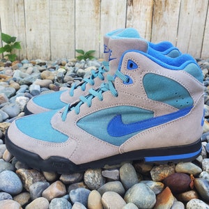 Nike hiking boots 90s hot sale