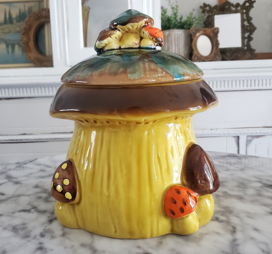 Dgudgu Airtight Cookie Jar Mushroom Cookie Jar With Lid Ceramic White Cookie Jars Kitchen Counter Large Cookie Container Storage Kitchen Counter C104