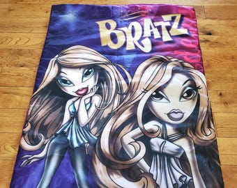 Vintage Bratz Sleeping Bag - early 2000's Bratz collection - Children's size sleeping bag - sleepover - Bratz Dolls - blanket
