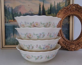 Vintage Arcopal France Champetre Bowls - Set of 4 - Soup Bowls - Salad Bowls - Vintage milk glass - Vintage floral dishes - Arcopal dish set