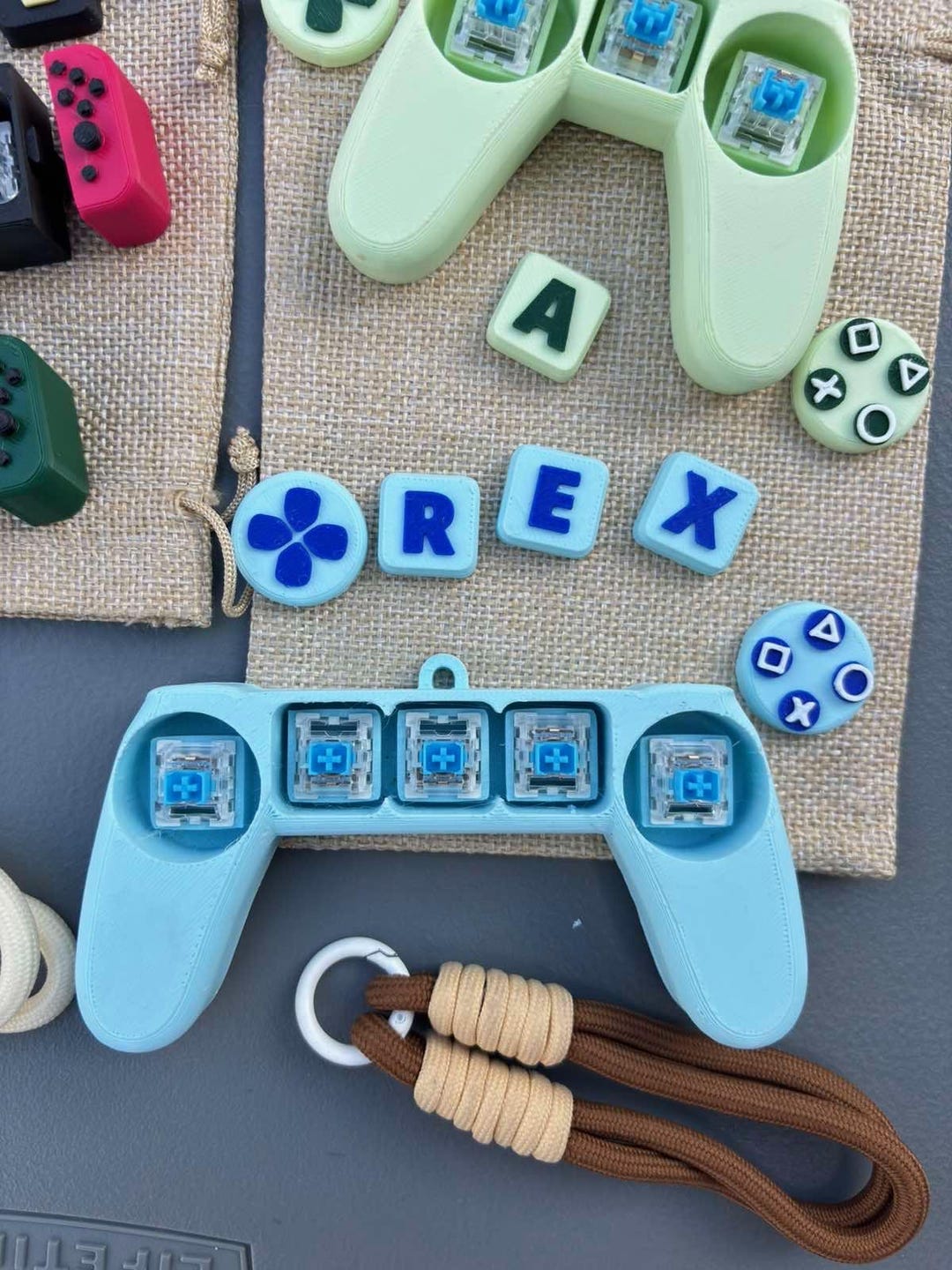 PS4 Controller Clicker Keychain - Etsy