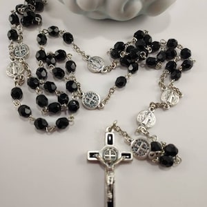 St. Benedictus rozenkrans met gitzwarte Tsjechische vuurgepolijste kralen geoxideerd zilveren medailles Paters Handmade