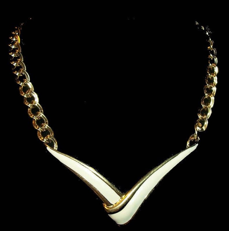 Monet Bib Necklace Signed Cream Enamel Gold Curb Chain Hook Clasp 18 Vintage