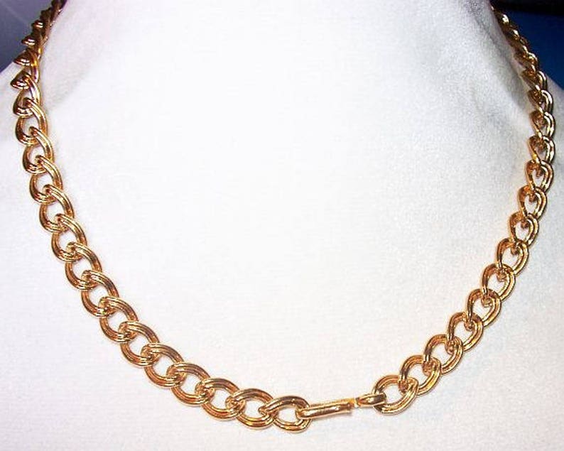 Monet Bib Necklace Signed Cream Enamel Gold Curb Chain Hook Clasp 18 Vintage