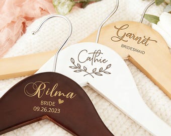Perchas de madera grabadas a medida, perchas personalizadas para bodas y fiestas nupciales, regalos para la novia, el novio, los padrinos y las damas de honor, perchas con nombre grabado.