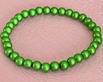 6 mm Perlen grünes Armband