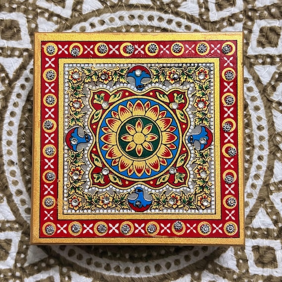 4x4 Inch White Makrana Marble Pooja Chowki Handmade Royal Floral Kundan Bajot for Mandir Idols, Home Altar and Festive Decor