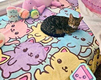 Manta Kawaii de Gato, 50x60 cm, Manta de Felpa Pastel con Gatito, Manta Suave de Terciopelo Fairy Kei, Lindo y Acogedor Regalo Decorativo para Dormitorio para Amantes de los Gatos