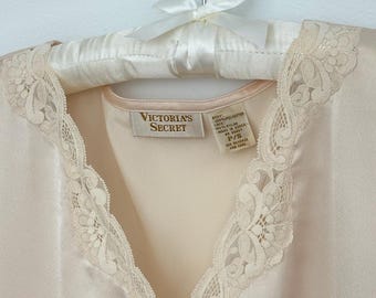 Vestido lencero vintage de Victoria's Secret Gold Label de los años 90, color crema/champán.