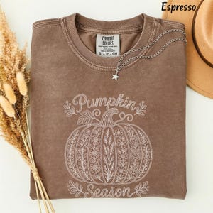 Faux Patchwork Fall Pumpkin Shirt, Comfort Colors Autumn Thanksgiving Shirt, Women Shirt, Cute Gift, Checkered Pumpkins Tee, Retro Shirt