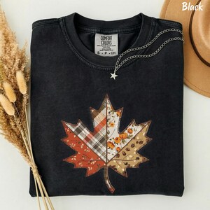 Comfort Colors® Retro Patchwork höstlövskjorta, höstlövskjorta, löv-T-shirt, höstskjorta dam, Thanksgiving-present till henne, söt höst-T-shirt