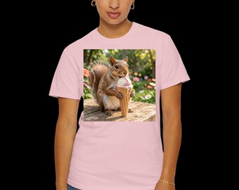 Camiseta Comfort Colors 1717: Camiseta gráfica con ardilla comiendo helado