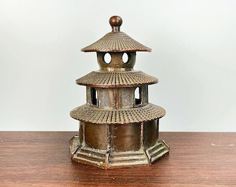 Handgefertigter Vintage Bronze Pagode Räuchergefäß, Himmelstempel Räucherstäbchenhalter, Teetischdekor