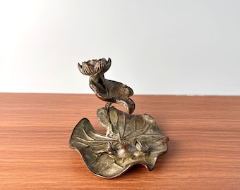 Bruciatore di incenso a riflusso in bronzo a forma di loto, decorazione zen da scrivania con rana su foglia di loto, regalo per chi ama la consapevolezza.