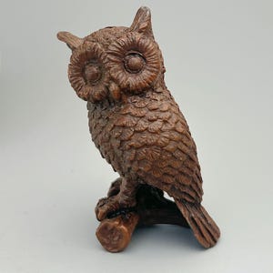 Miniatura de coruja em bronze vintage, escultura rústica para mesa, decoração de escritório pequena, presente de outono