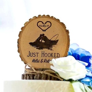 Wedding Cake Topper, Fishing Theme Cake Top, Rustic Wood Cake Top, Fish Cake Topper, Grooms Cake, Just Hooked Topper, Rustic Wedding Gift Bild 5