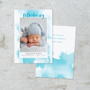 BA110 IMPRIMÉ Conception d’annonce de naissance - carte photo bébé garçon - modèle de style moderne | présentation de stats bleu aquarelle inc. ENVELOPPES