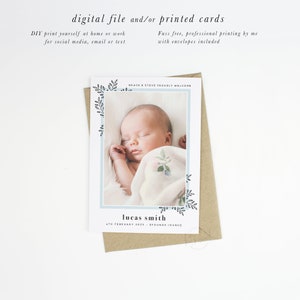 BA119 IMPRIMÉ Conception d’annonce de naissance - carte photo bébé garçon - modèle de style moderne | feuilles florales botaniques stats inc. ENVELOPPES
