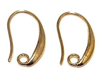 Könnte beinhalten: Zwei goldfarbene Ohrhaken. Jeder Haken hat ein gebogenes, tropfenförmiges Design mit einer kleinen Schlaufe am unteren Ende zum Anbringen von Anhängern oder Perlen. Die Haken bestehen aus glänzendem Metall.