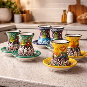 Handbemaltes türkisches Teetassen-Set - Authentische florale Keramikgläser