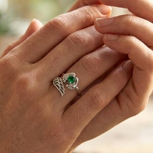 Anpassad graverad födelsestensring för mamma, personlig änglavingering, justerbar ring, ring till nybliven mamma, sentimental mors dag-present bild 6