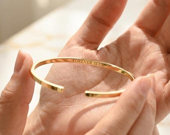 Pulsera tipo brazalete con mensaje secreto personalizado, brazalete con afirmación grabada, joyería minimalista ajustable personalizada, regalo para ella, regalo para mamá.