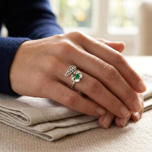 Anpassad graverad födelsestensring för mamma, personlig änglavingering, justerbar ring, ring till nybliven mamma, sentimental mors dag-present bild 10