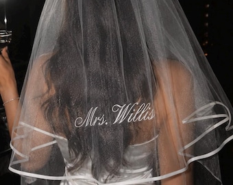 Custom Bride to Be Bachelorette Veil, Embroidered Future Mrs Veil with Comb, Personalized Bride Veil, Bach Party Gift,Bridal Shower Veil