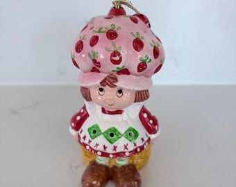 Vintage 1983 Strawberry Shortcake Ceramic Potpourri Ornament 5 In trinket