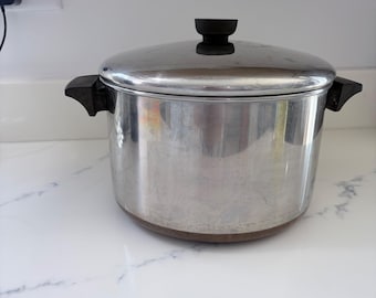 Olla vintage Revere Ware de 6 cuartos de galón, de acero inoxidable con fondo revestido de cobre y tapa.
