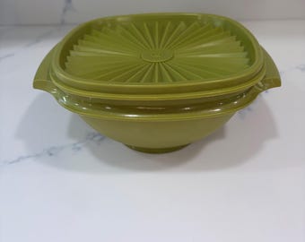 Vintage Tupperware Avocado Green Servalier Bowl with Sunburst Lid 840-7 641-20