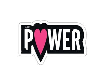 Pegatina de corazón rosa con poder suave: vinilo minimalista para portátil, regalo feminista para ella