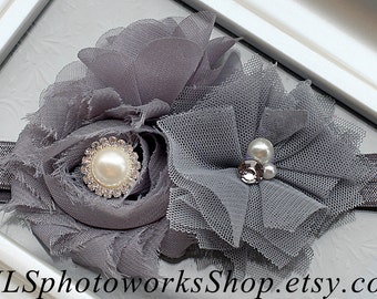 Serre-tête bébé gris pur avec fleurs gris doux et détails perlés strass - Noeud pour cheveux minables gris fumé pour toute petite fille - Bandeaux de mariage