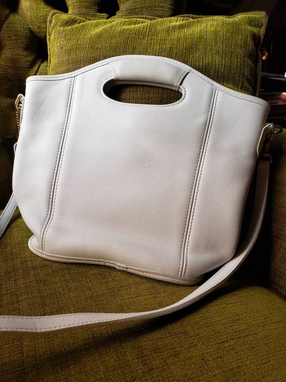 Vintage White Coach 9933 Leather Shoulder Bag "Mon
