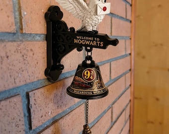 Cloche murale décorative Château Magique, hibou en résine et panneau de quai