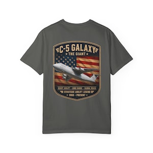 Maglietta C-5 Galaxy, maglietta da trasporto pesante USAF, stampa di trasporto aereo strategico, regalo per appassionati di aviazione immagine 11