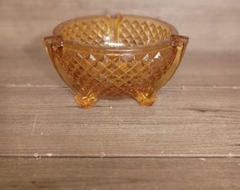Cenicero de tres patas de cristal tallado con diseño de diamante, color ámbar, estilo vintage de L.E. Smith.
