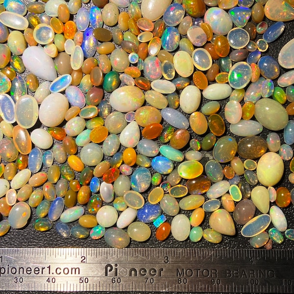 5 carats of opal cabochons scooped from lot - Welo opal from Ethiopia - natural, up to 2 carat sizes