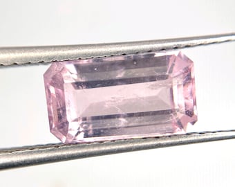 2.39 carat Morganite - rectangle cut - light pink color - natural - Nigeria