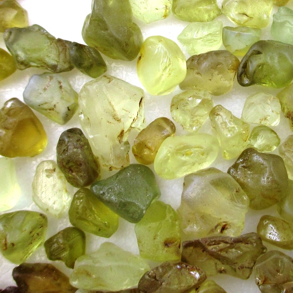 1 piece Chrysoberyl river tumbled crystal - 1 to 2.5 carat - 5-9 mm - randomly picked - facet rough - natural Brazil stones