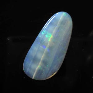 Solid opal cabochon - 4.08 carats - Coober Pedy, Australia freeform