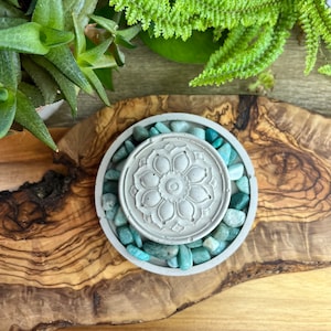 Concrete Room Diffuser w/ Crystals, Passive Diffuser, Aromatherapy Room Diffuser, Essential Oil Passive Diffuser, Office/Desk/Room Diffuser