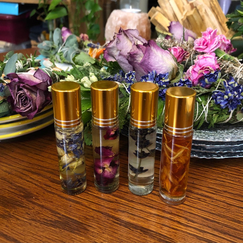 ROSE & VANILLA Essential Oil Perfume Roller With Rose Petals Etsy