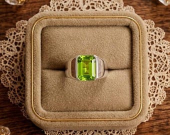 Green Gemstone Signet Ring for Men, Silver Statement Ring, Rectangle Peridot Style Ring, Minimalist Jewelry, Gift for Him,Bold Vintage Style
