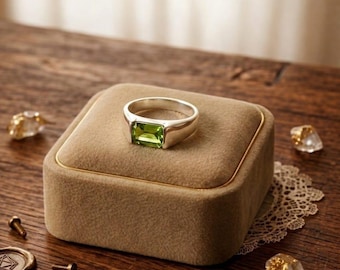 Green Gemstone Signet Ring for Men, Silver Statement Ring, Rectangle Peridot Style Ring, Minimalist Jewelry, Gift for Him,Bold Vintage Style