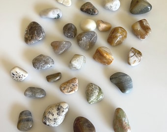 30 Tumbled Polished Beach Stones - Quartz- Agate Rock Collection - Natural Coastal Pebbles - Earth Tone Beach Rocks - Craft & Decor Supply