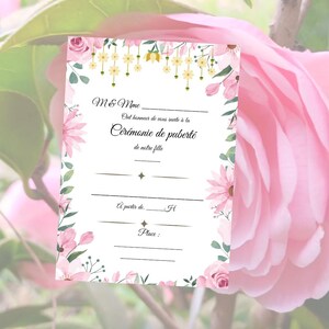 Puede incluir: Una tarjeta de invitación blanca con detalles florales rosas y hojas verdes. El texto en francés dice "M & Mme", "Cérémonie de puberté", y otros detalles del evento. El diseño está enmarcado por flores rosas.
