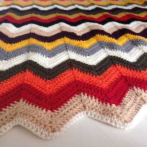 Couverture à chevrons Craquez pour le jeté afghan au crochet multicolore image 2
