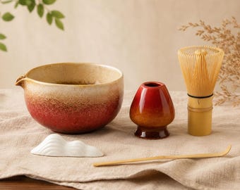 Ensemble bol à matcha fait main, cuit au four, avec bec verseur, fouet en bambou et cuillère.