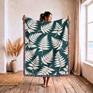 Woven Fern Throw Blanket Botanical Home Gift Idea New Housewarming Boho Couch Cover Green Cotton Woven Fringe Nature Living Room Accent